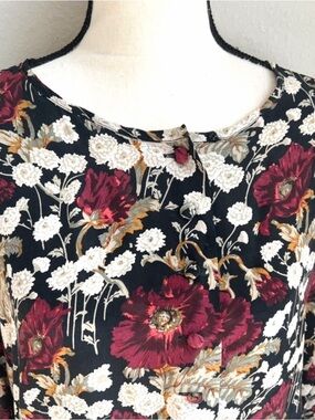 Women’s Plus size Silk Blouse size 2X Black Floral Print Button Down Tunic Top